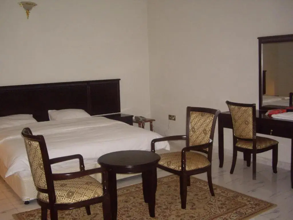 Gulf Crown Hotel Apartment
