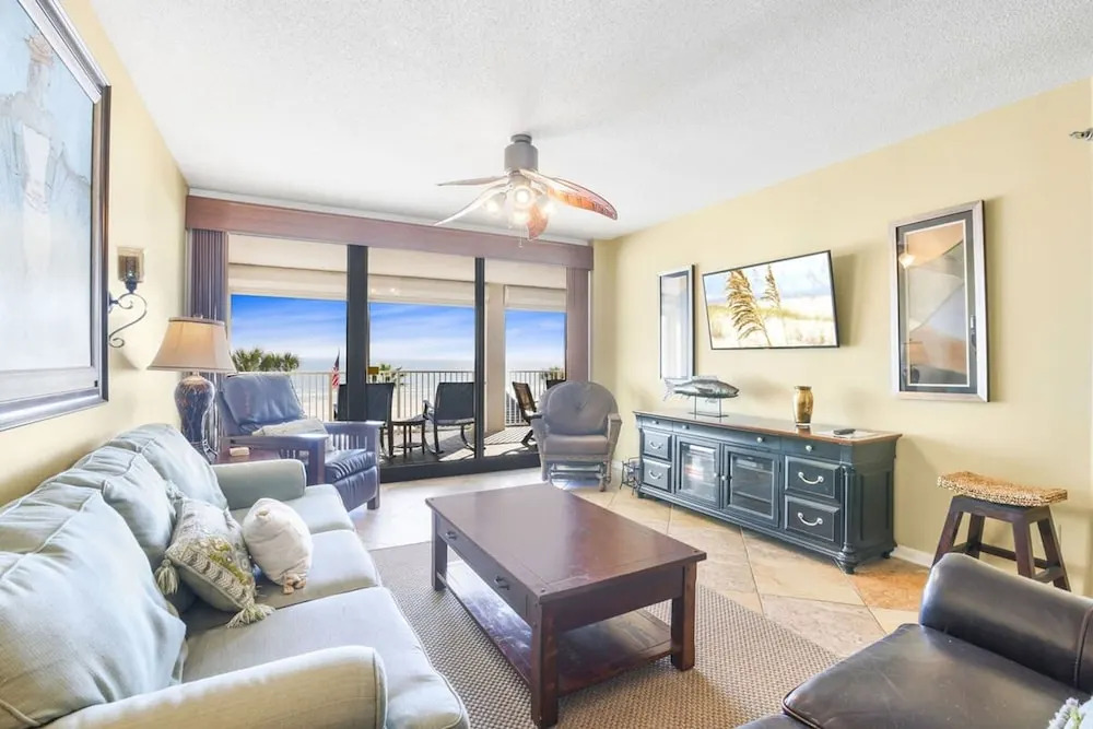 Windward Pointe 305 3rd Floor Beachfront Pool