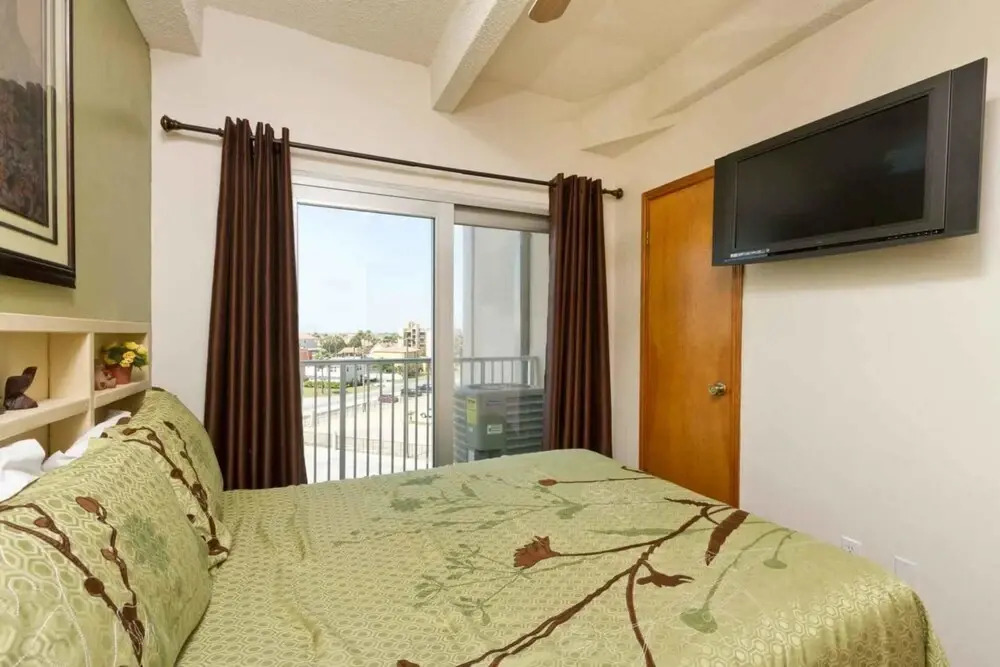 Aquarius Condominium 401