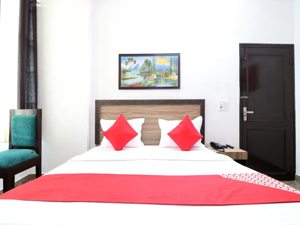 OYO 49750 Surya Inn
