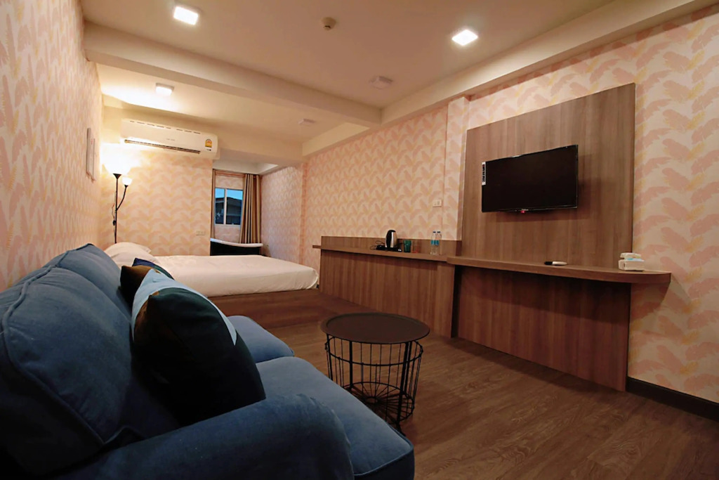 R 17 Living Hotel