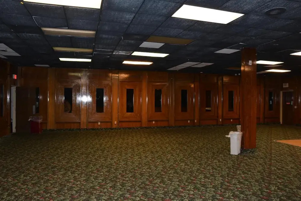 Lincoln Inn Express Hotel and Suites