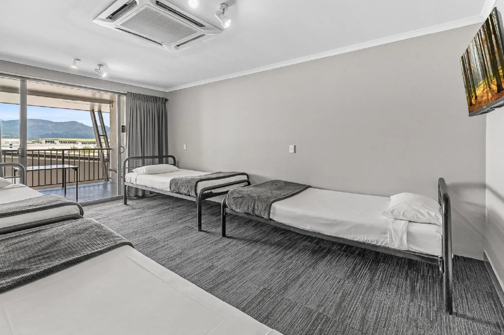 Gilligans Hotel & Resort Cairns