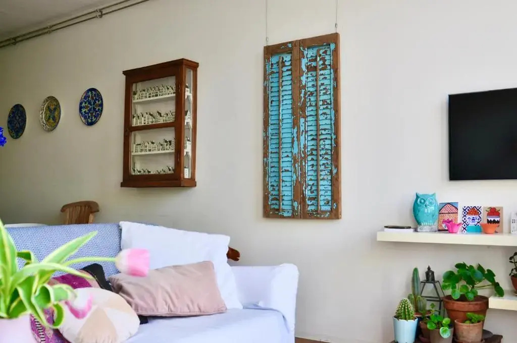 Homeawayhome C&R 1