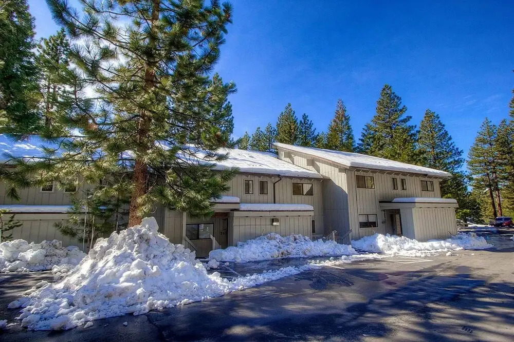 Eagles Lake Retreat by Lake Tahoe Accommodations