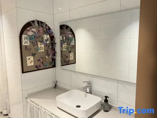 Shenyang Lijing Qingya Hotel ( Gliding Shengjing Hospital Wanda Plaza)