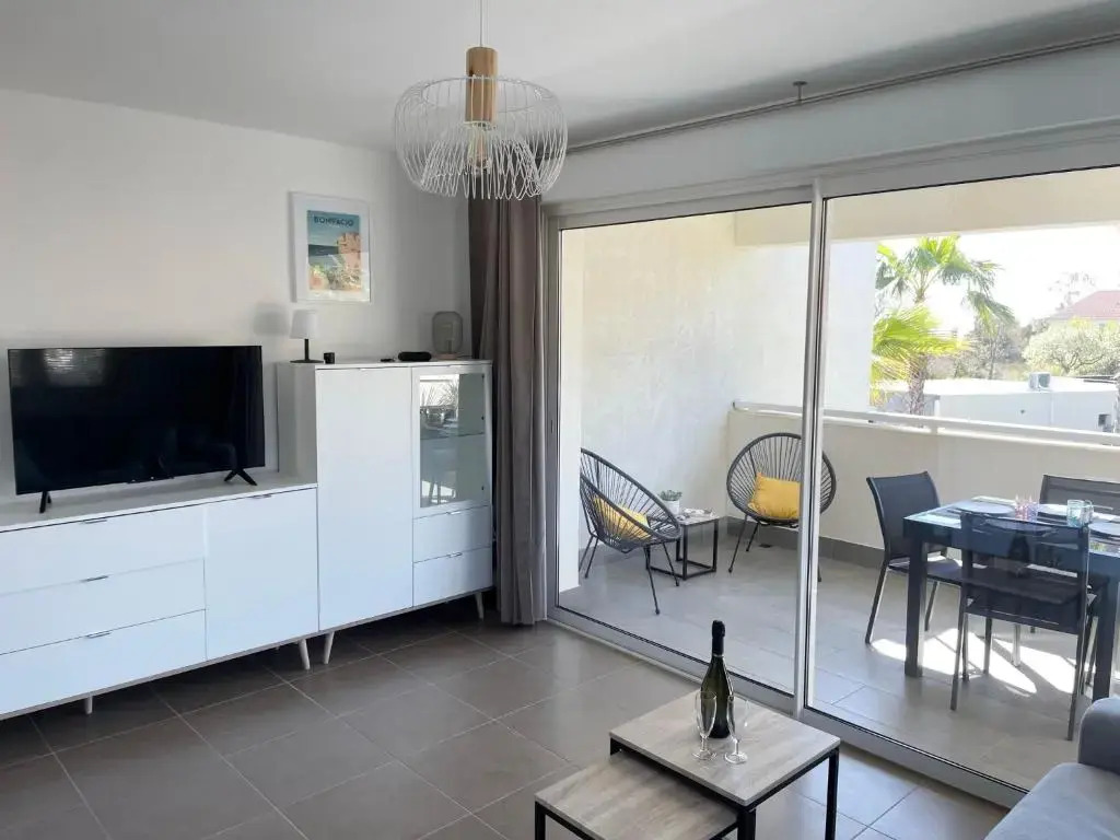 Appart T2 de 40m2 pieds dans l'eau + piscine