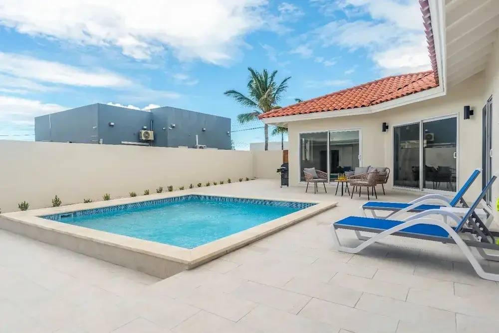Breathtaking Prvt 4BR Pool Villa 5 Min to Beach