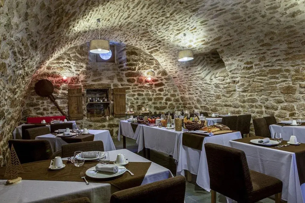 Demeures & Châteaux Auberge de la Tour - Hôtel & Restaurants - Marcolès Auvergne