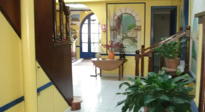 Hotel Du Midi