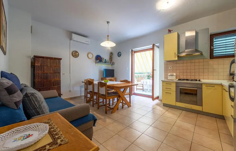 Beautiful Apartment in Zadar With 2 Bedrooms and Wifi