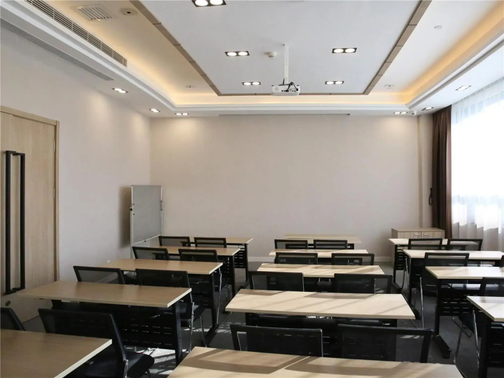 Hanting Premium(Changchun Silicon Valley Avenue Jilin University South Campus Hotel)