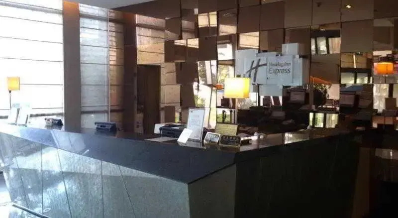 Holiday Inn Express Shanghai Meilong