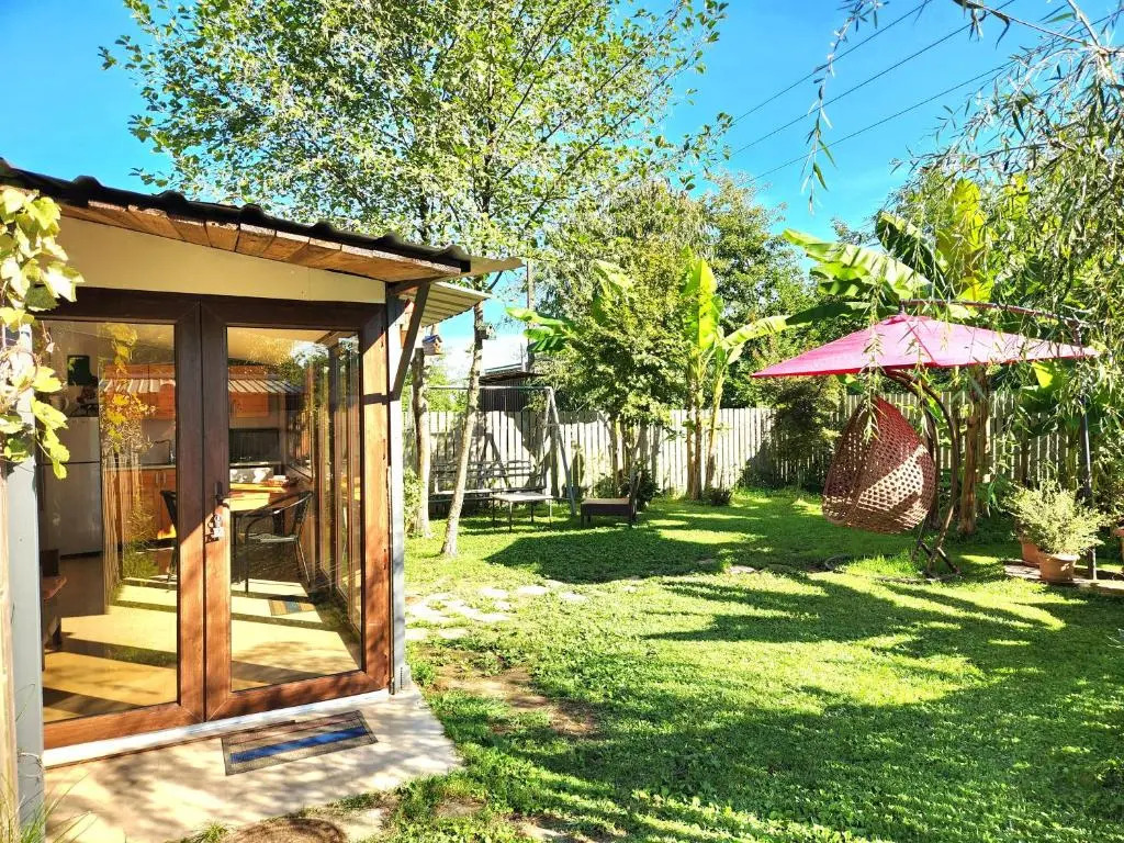 House & Yard Sesil M 110m to beach