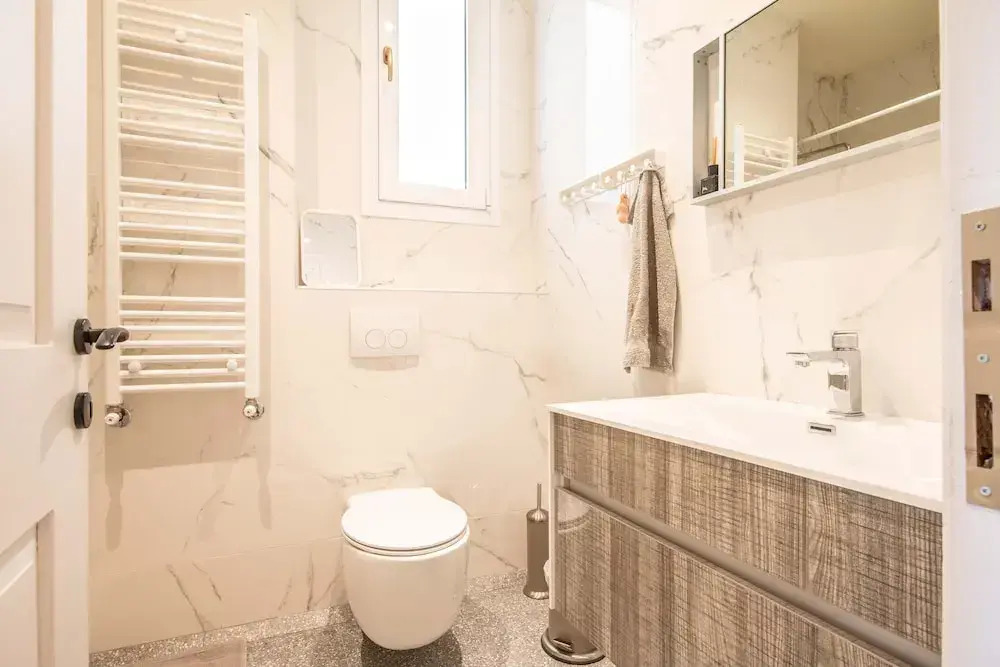 halu! Stylish & Bright Centre Home