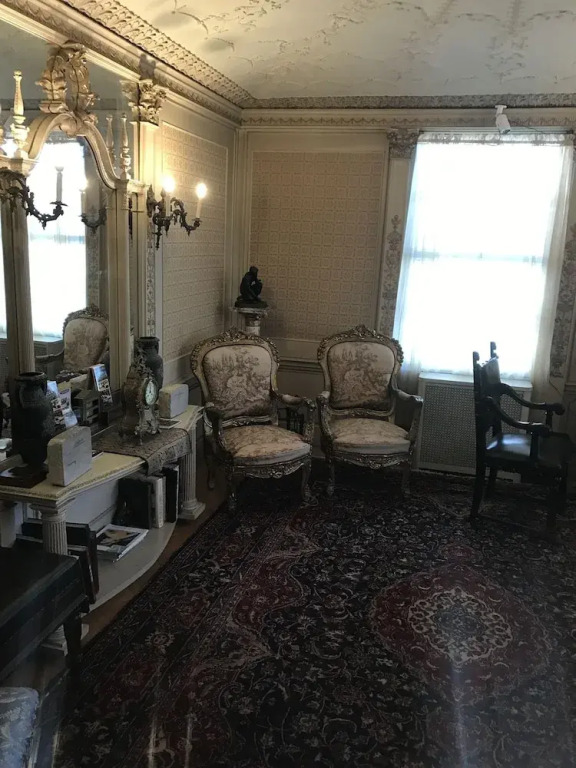 Edgewood Manor