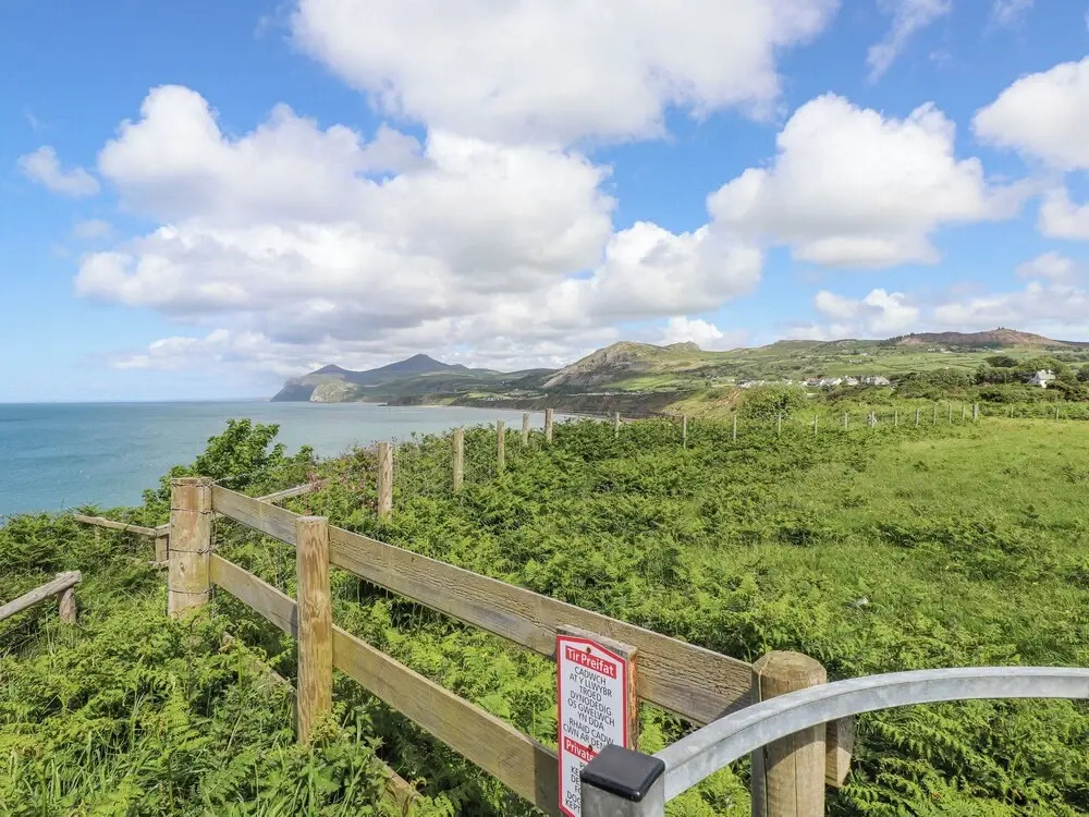 Ty'n Pwll Farm