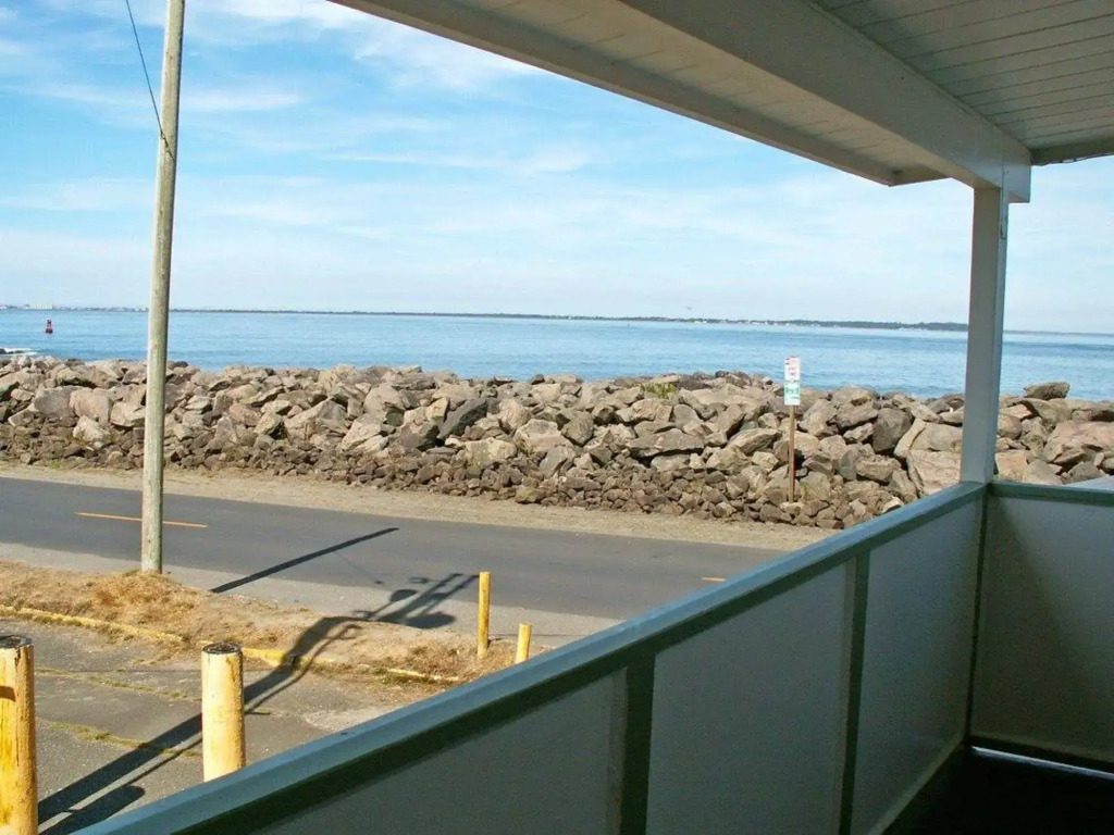 Islander Westport