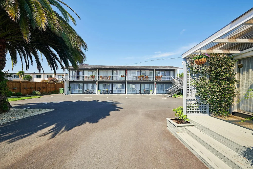 Roselands Motel