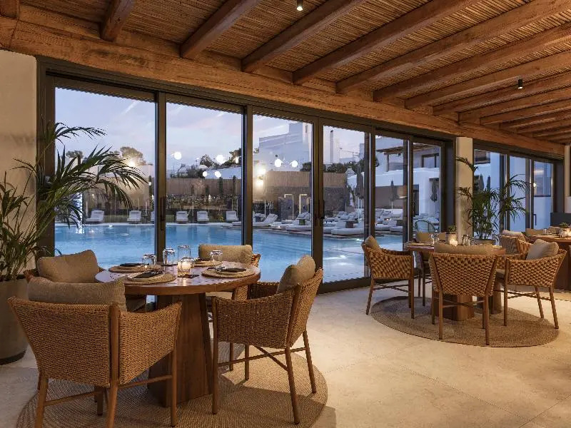 NĒRO Boutique Hotel