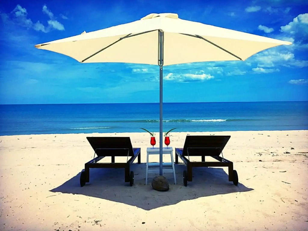 Le Petit Saint Tropez Beach Resort Khanom