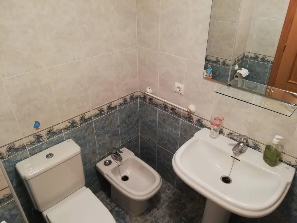 51637121