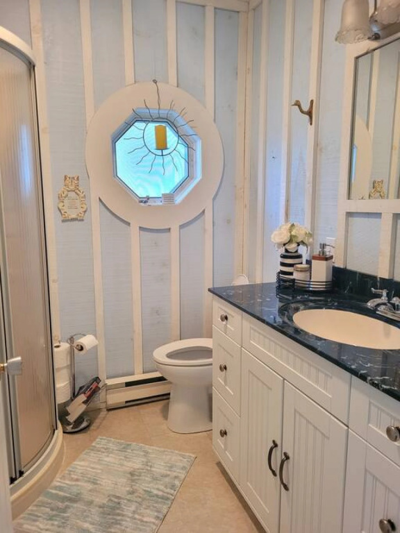 Rustic Pines Waterfront Cottage *CLEAR WATER*