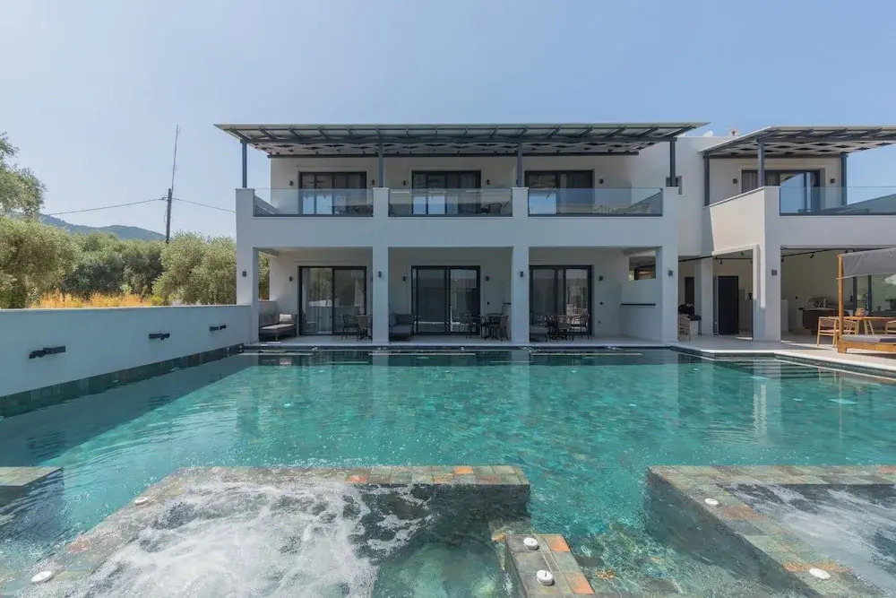 Alora Luxury Suites