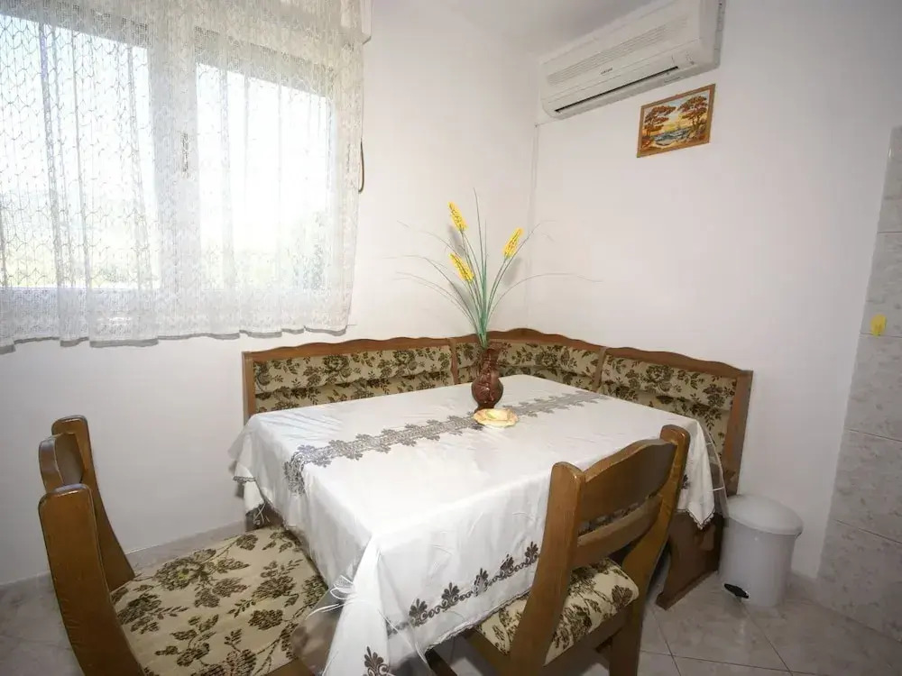 Coastal Comfort in Vinišće