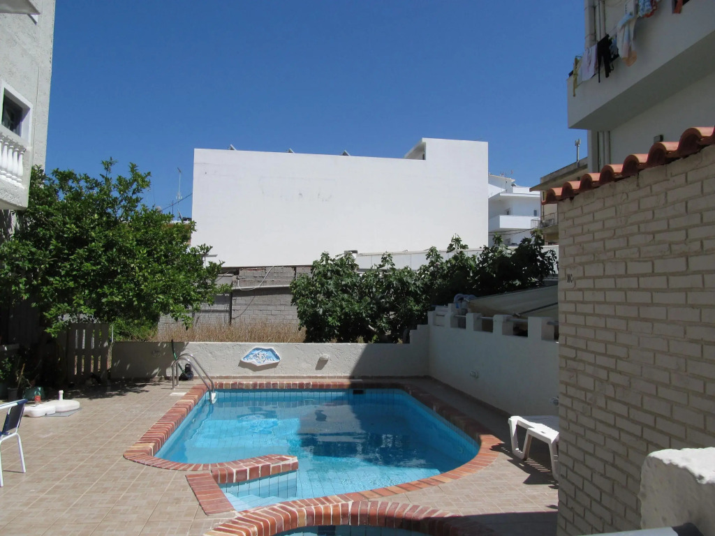 Aquarius Apartments