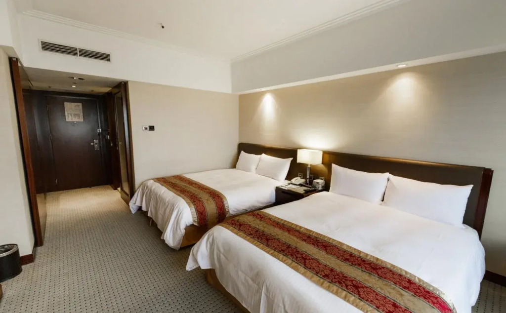Jen Dow International Hotel