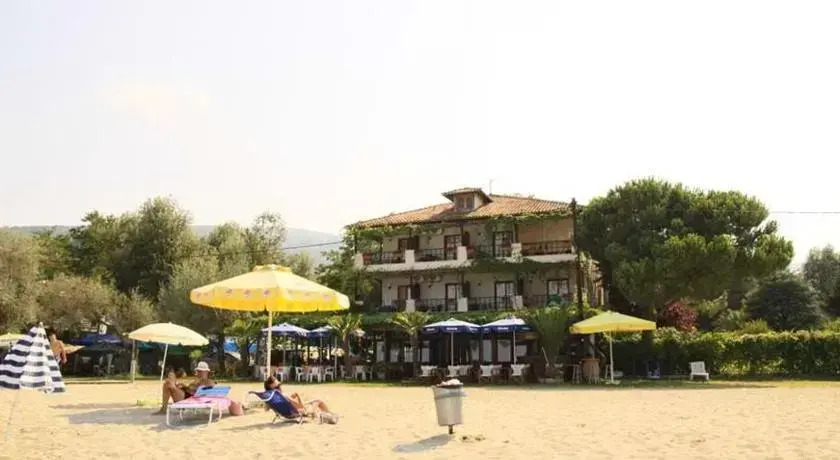 Heraklia Beach Camping & Apartments