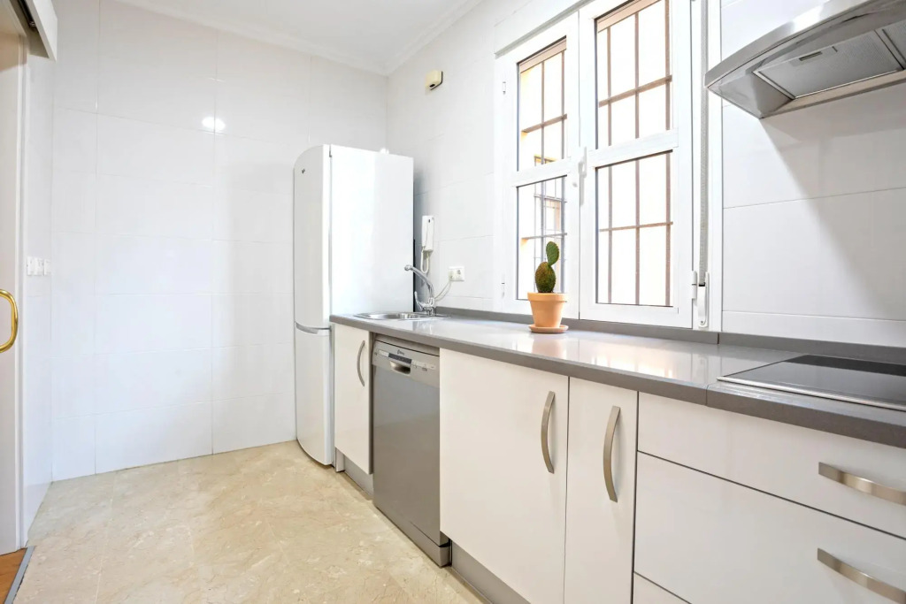 Confortable 2 Bd Apartment In Great Location Vinuesa I