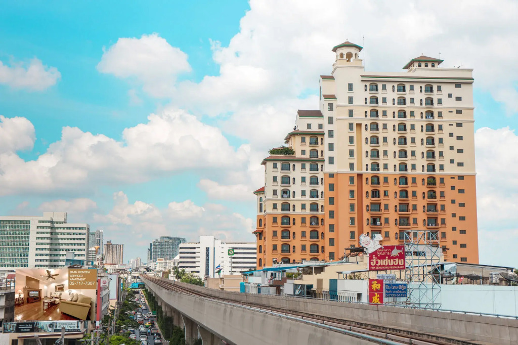 Baan Montida Serviced Apartment