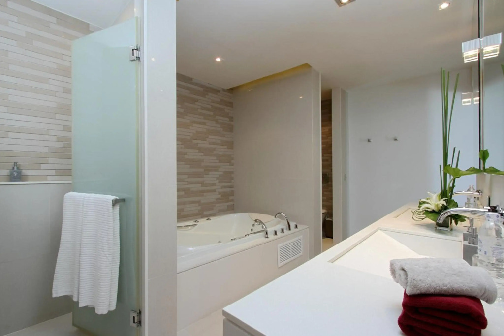 Cape Sienna Phuket Gourmet Hotel & Villas - SHA Extra Plus