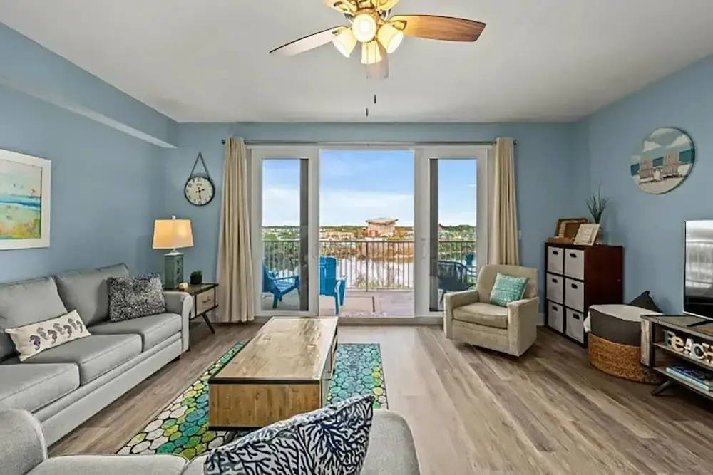 Laketown Wharf 402