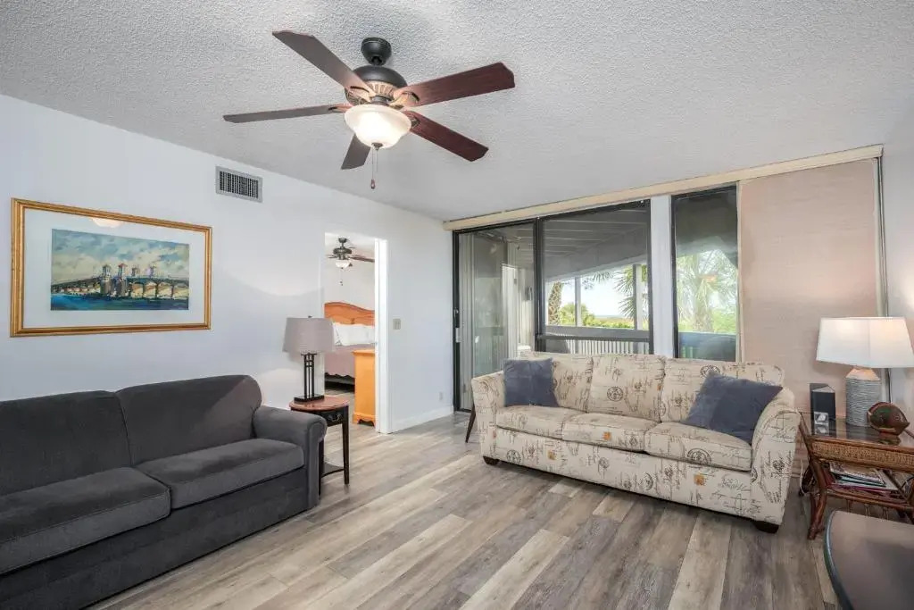 Hibiscus 103-B, 2 Bedrooms, Sleeps 6, Ocean Front, Ground Floor, 3 Pools