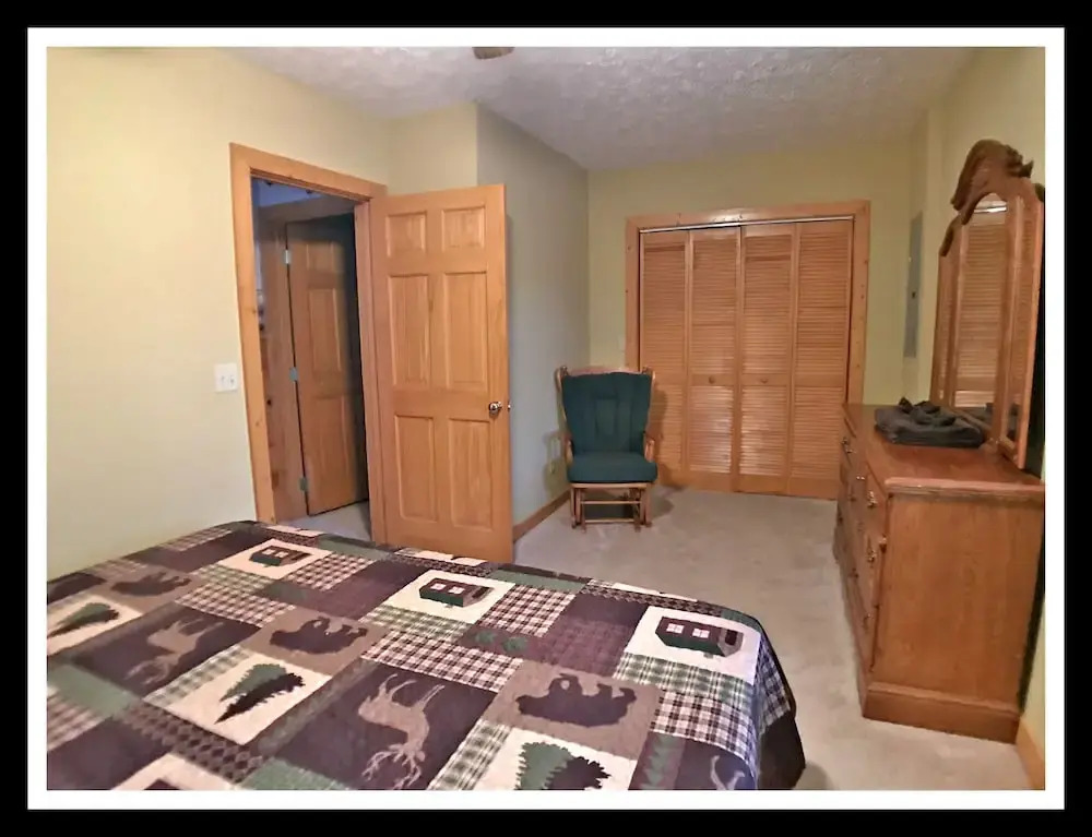 Mountain Tyme Lodge 5 Bedrooms 3 Bathrooms Cabin