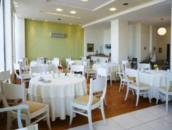 Hotel Timoleon