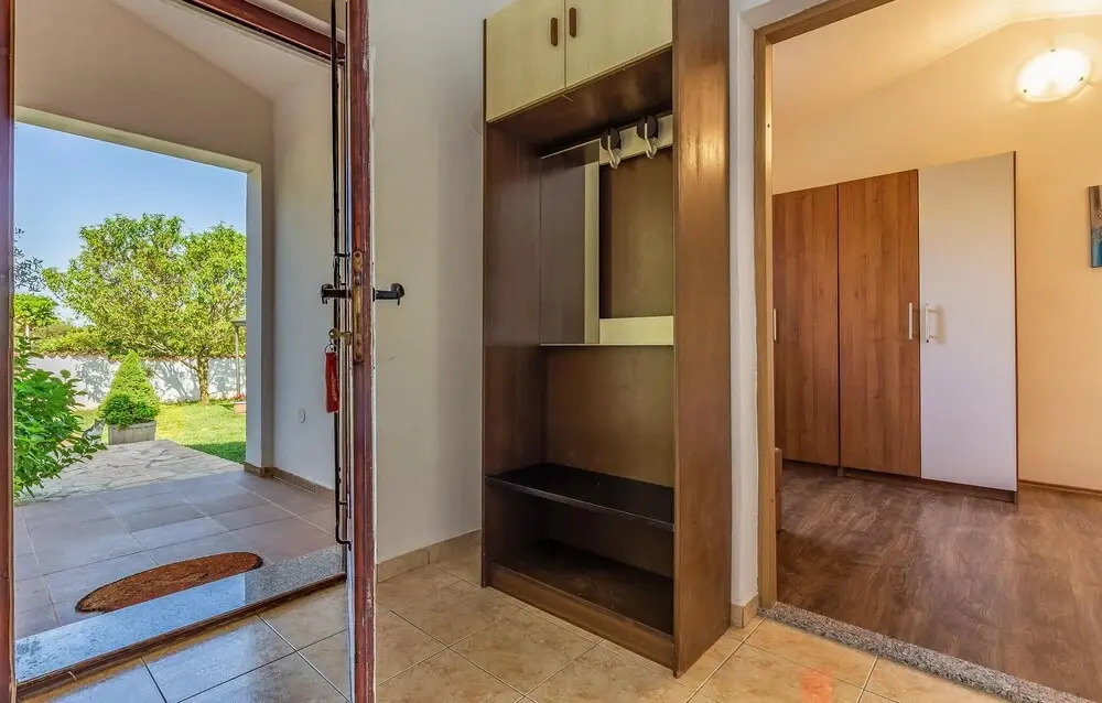 2 Bedroom Stunning Home In Medulin