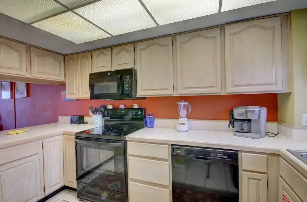 547 El Matador 2 Bedroom Condo by RedAwning