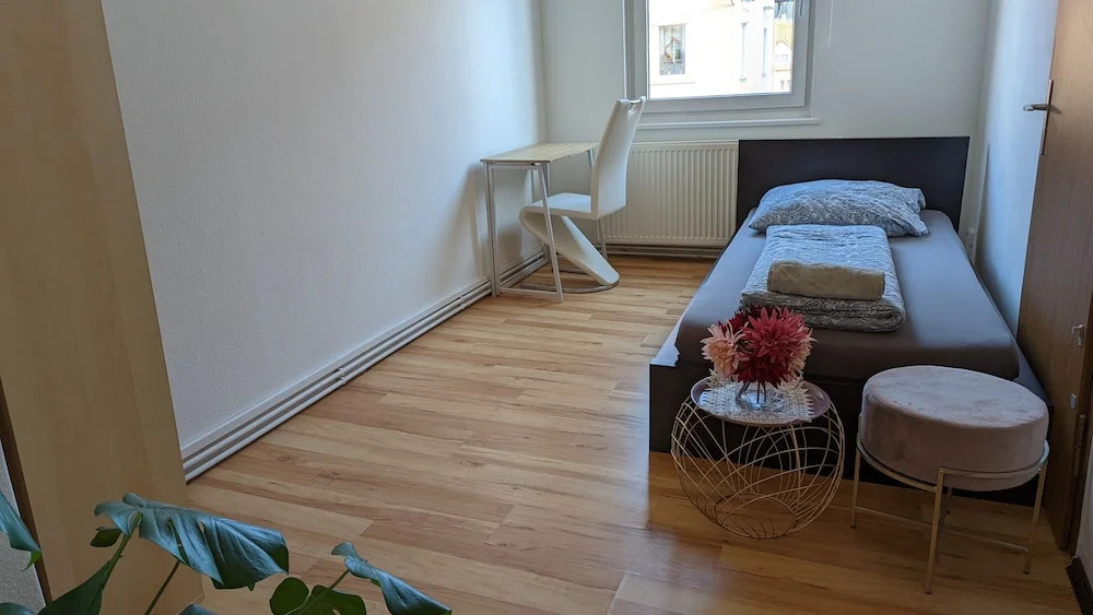 3 Bed Flat - Sleeps 6 - Pets - Parking - Wifi