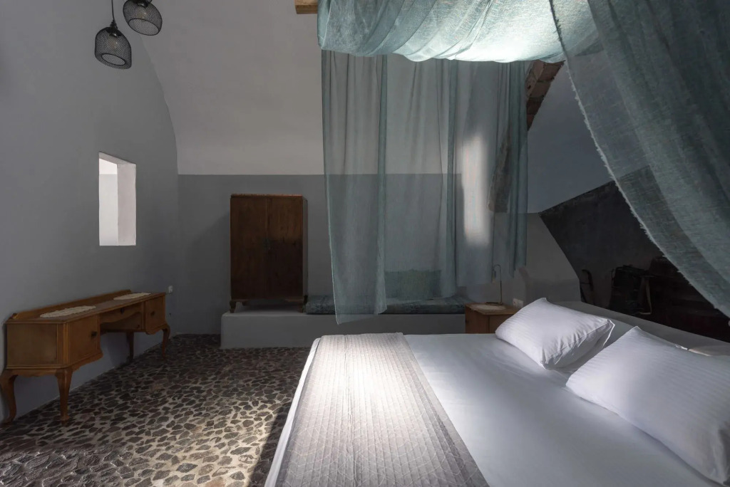 Phaos 1870, A restored Winery