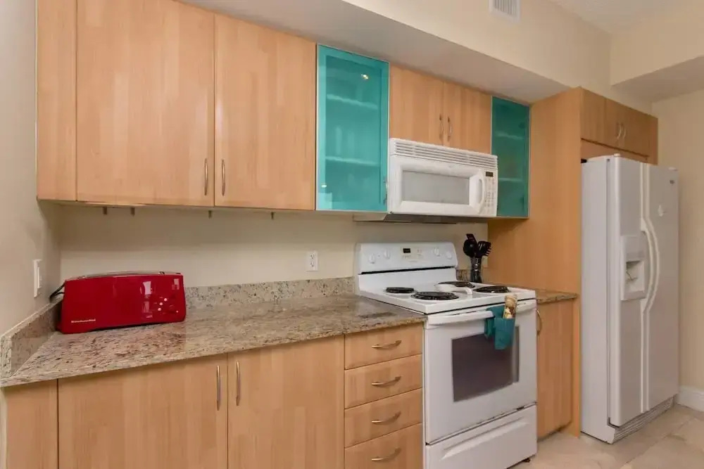 Beautiful Asian Retreat 2bd/2bth Apt. min to Beach