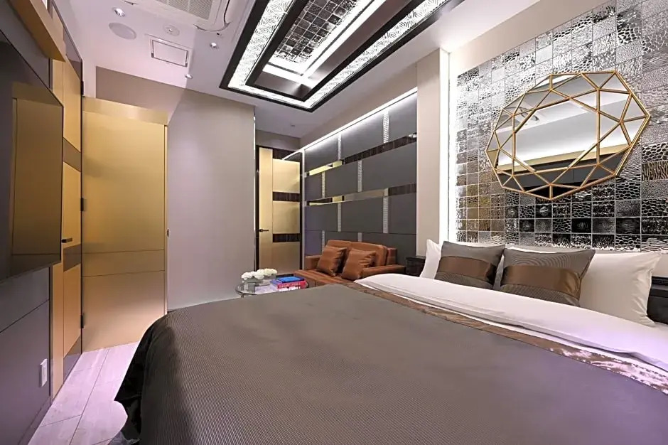 HOTEL VARKIN ANNEX