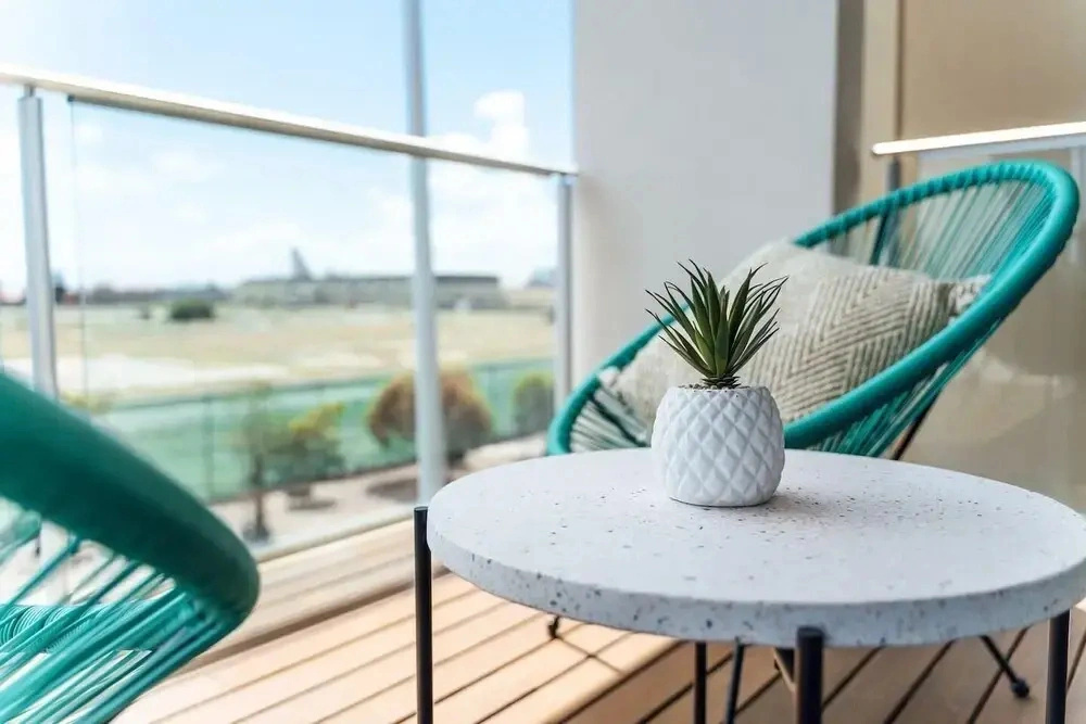 The Cove @ New Port-Pool - Spa - Sauna - Gym & More