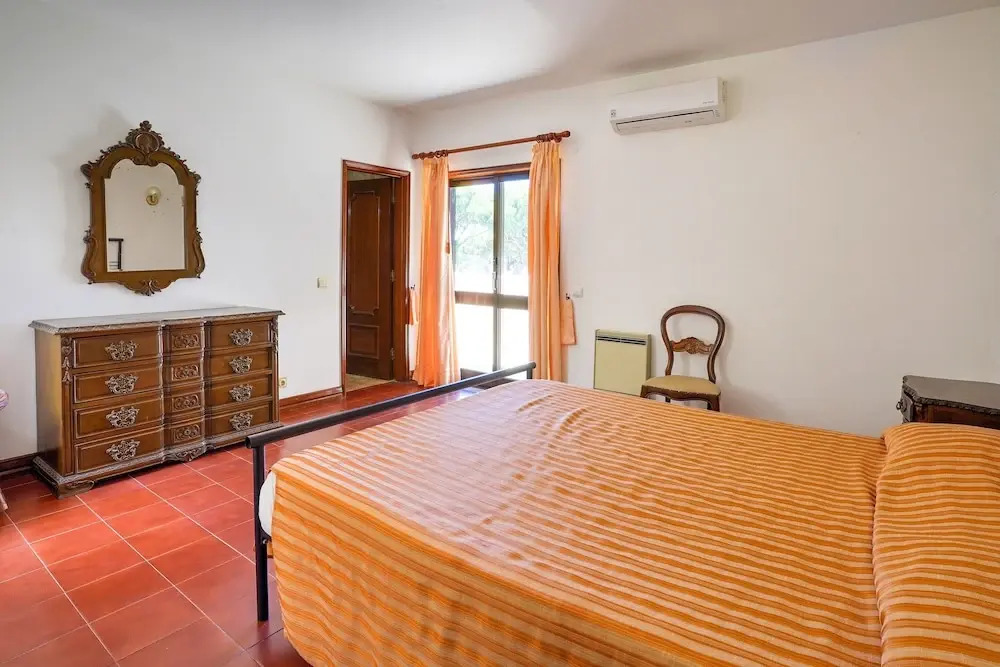 Villa in Vilamoura with Pool near Beach