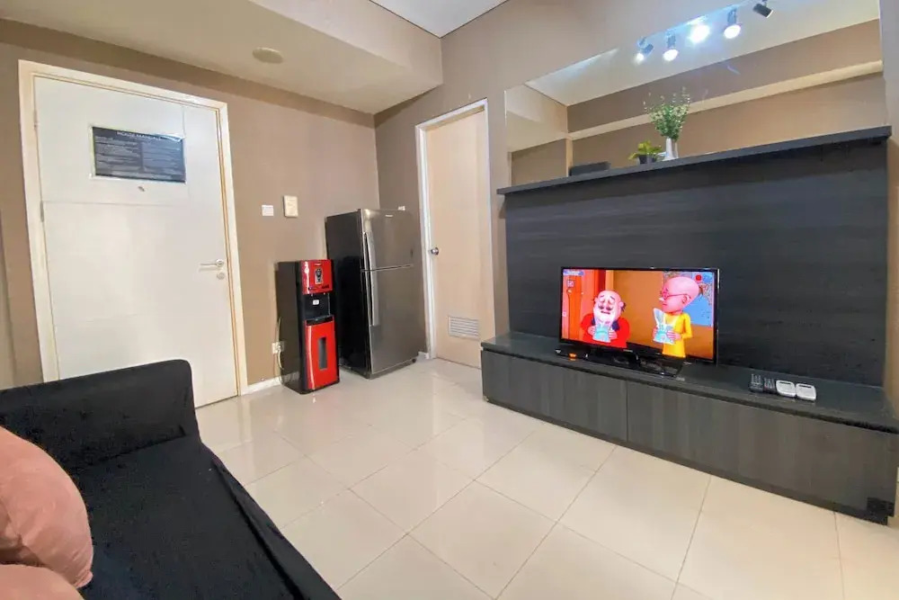 Deluxe 2BR at Parahyangan Residence By Travelio