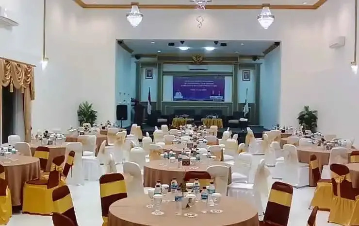 The Rich Hotel