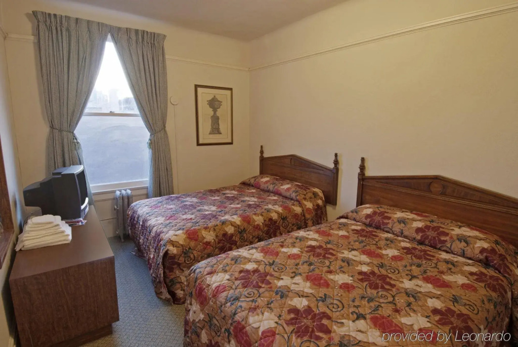 Aida Plaza Hotel